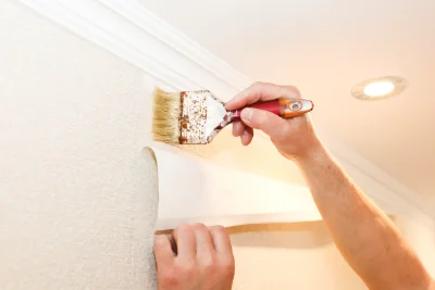 Pose de papier peint à Maison-Roland — revêtements muraux et toiles de verre